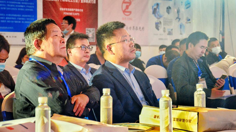 湖北省涂料工业协会常务副会长岳望坤 湖北省涂料工业协会常务副会长岳望坤