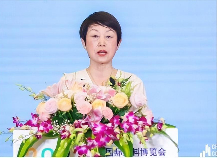 中国涂料工业协会名誉会长 孙莲英.jpg 中国涂料工业协会名誉会长 孙莲英.jpg